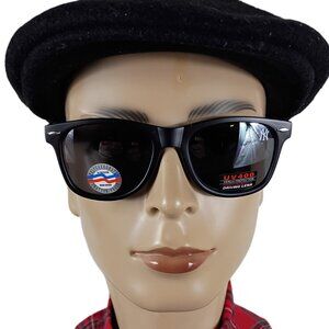 NY YANKEE  MEDIUM SIZED BLACK SUNGLASSES